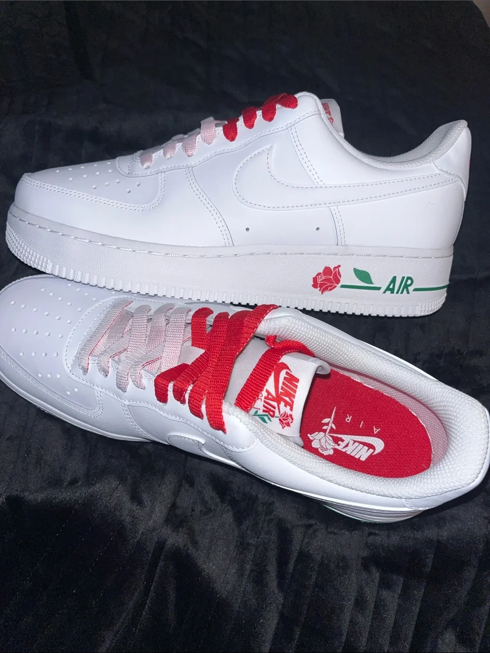 Nike Women’s Low-Top Sneakers in White, Red, and Green
